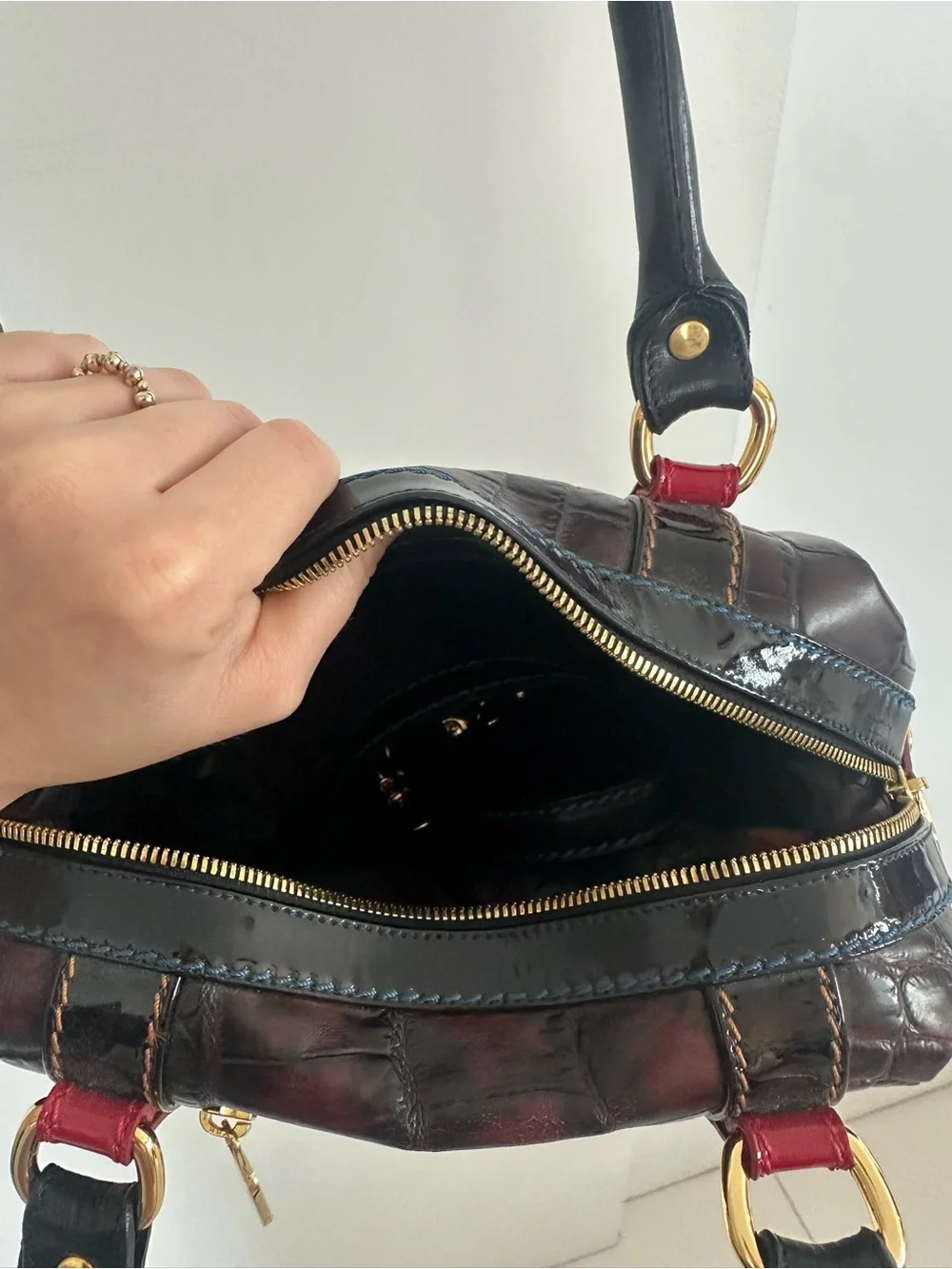 Marino Orlando Stylish Croc-Embossed Satchel Handbag in Deep Burgundy and Black